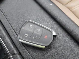 2022 Cadillac XT6 Sport with VIN 1GYKPHRS3NZ138698, listed as a IAAI auction lot 41547570 with 15,919 mi miles. Bid and sale history available at carsss.com. Image 11.
