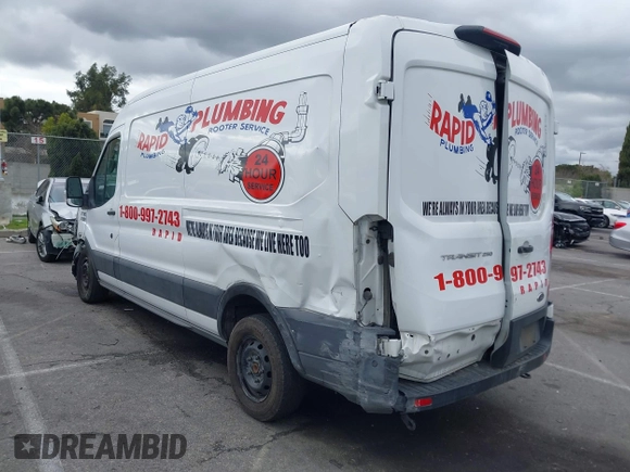 2021 Ford Transit Cargo z VIN 1FTBR1C87MKA81434, wystawiony jako IAAI lot #41759890 z przebiegiem 221 227 mil mil oraz . Historia ofert i sprzedaży dostępna na DreamBid. Obrazek 3.
