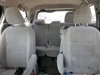 2018 Toyota Sienna LE Auto Access Seat with VIN 5TDKZ3DC5JS907703, listed as a Copart auction lot 50180255 with 83,551 mi miles and Salvage title. Bid and sale history available at DreamBid. Image 10.
