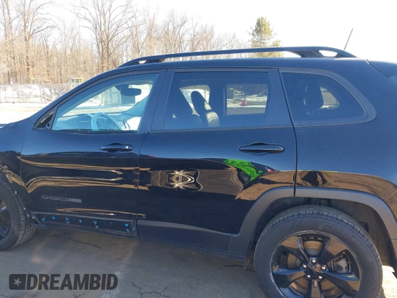 2019 Jeep Cherokee Latitude Plus with VIN 1C4PJMLX5KD369346, listed as a IAAI auction lot 41407489 with 50,898 mi miles. Bid and sale history available at carsss.com. Image 15.