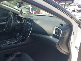 2018 Nissan Maxima SV z VIN 1N4AA6AP8JC375978, wystawiony jako IAAI lot #42115071 z przebiegiem 136 887 mil mil oraz . Historia ofert i sprzedaży dostępna na DreamBid. Obrazek 5.