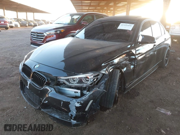 2018 BMW 3 Series 340i z VIN WBA8B3G57JNV01064, wystawiony jako IAAI lot #41335456 z przebiegiem 70 853 mil mil oraz . Historia ofert i sprzedaży dostępna na DreamBid. Obrazek 6.