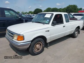 1996 Ford Ranger XL z VIN 1FTCR14U7TPA03267, wystawiony jako IAAI lot #42386485 z przebiegiem 181 383 mil mil oraz . Historia ofert i sprzedaży dostępna na DreamBid. Obrazek 2.