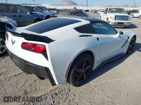 2015 Chevrolet Corvette 1LT z VIN 1G1YB2D72F5124033, wystawiony jako IAAI lot #41396693 z przebiegiem 26 056 mil mil oraz . Historia ofert i sprzedaży dostępna na DreamBid. Obrazek 4.