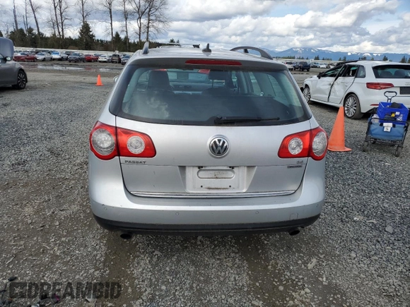 2008 Volkswagen Passat VR6 with VIN WVWRU73C28E160258, listed as a Copart auction lot 49671525 with 97,181 mi miles and Salvage title. Bid and sale history available at DreamBid. Image 6.
