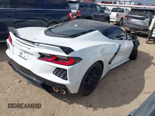 2023 Chevrolet Corvette 2LT z VIN 1G1YB2D49P5100366, wystawiony jako IAAI lot #41504081 z przebiegiem 7 571 mil mil oraz . Historia ofert i sprzedaży dostępna na DreamBid. Obrazek 4.