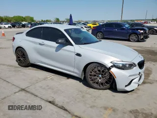 2020 BMW M2 Competition z VIN WBS2U7C06L7E16840, wystawiony jako Copart lot #50235865 z przebiegiem 55 240 mil mil oraz Szkody całkowita. Historia ofert i sprzedaży dostępna na DreamBid. Obrazek 4.