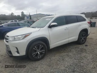 2018 Toyota Highlander LE z VIN 5TDZARFH8JS040945, wystawiony jako Copart lot #47464295 z przebiegiem 122 717 mil mil oraz Szkoda całkowita • Salvage title. Historia ofert i sprzedaży dostępna na DreamBid. Obrazek 1.