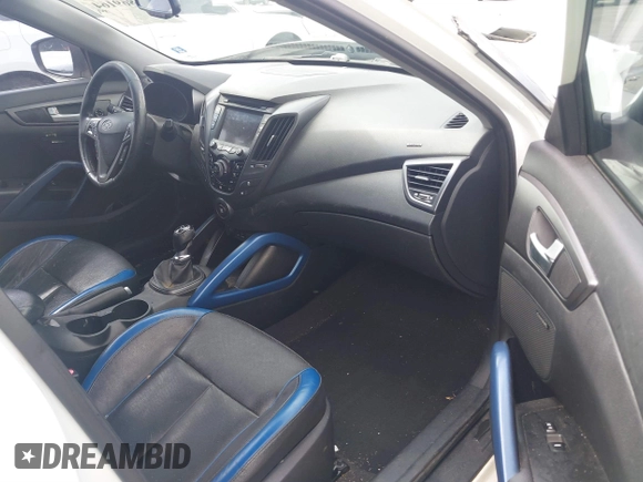 2013 Hyundai Veloster Turbo z VIN KMHTC6AE6DU112233, wystawiony jako IAAI lot #41869164 z przebiegiem 151 091 mil mil oraz . Historia ofert i sprzedaży dostępna na DreamBid. Obrazek 5.