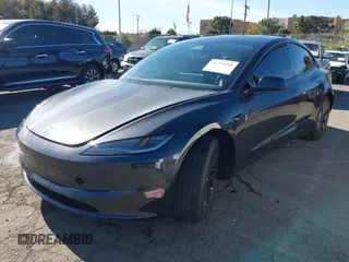 2024 Tesla Model 3 z VIN 5YJ3E1EA7RF736647, wystawiony jako IAAI lot #41372410 z przebiegiem 12 889 mil mil oraz . Historia ofert i sprzedaży dostępna na DreamBid. Obrazek 18.