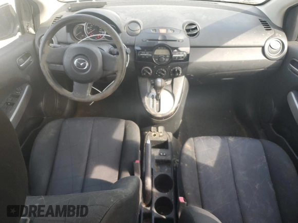 2014 Mazda 2 Sport z VIN JM1DE1KZ5E0183858, wystawiony jako Copart lot #56530305 z przebiegiem 98 347 mil mil oraz Czysty tytuł • Clean title. Historia ofert i sprzedaży dostępna na DreamBid. Obrazek 8.