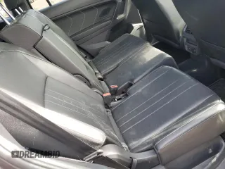 2022 Volkswagen Tiguan SE R-Line Black z VIN 3VV8B7AX9NM041704, wystawiony jako Copart lot #56583275 z przebiegiem 42 996 mil mil oraz Szkoda całkowita • Salvage title. Historia ofert i sprzedaży dostępna na DreamBid. Obrazek 11.