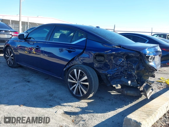 2020 Nissan Altima SR with VIN 1N4AL4CV6LN307437, listed as a IAAI auction lot 41234547 with 40,501 mi miles and . Bid and sale history available at carsss.com. Image 3.