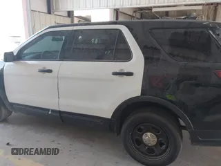 2018 Ford Police Interceptor Utility с VIN 1FM5K8AT5JGB19089, выставлен на аукционе IAAI как лот 42413153 с пробегом 122 665 миль миль и . История ставок и продаж доступна на DreamBid. Изображение 14.