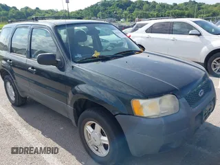 2003 Ford Escape XLS Popular с VIN 1FMYU921X3KC17254, выставлен на аукционе IAAI как лот 42291616 с пробегом Не указан миль и . История ставок и продаж доступна на DreamBid. Изображение 1.