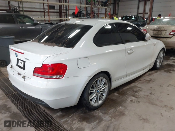 2013 BMW 1 Series 128i с VIN WBAUP9C55DVS95644, выставлен на аукционе IAAI как лот 41721332 с пробегом Не указан миль и . История ставок и продаж доступна на DreamBid. Изображение 4.