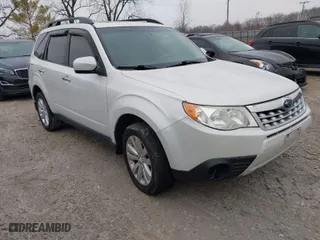 2012 Subaru Forester 2.5X Premium with VIN JF2SHBDC7CH435932, listed as a IAAI auction lot 41572667 with 191,702 mi miles. Bid and sale history available at carsss.com. Image 1.