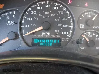 2002 Chevrolet Silverado 1500 LT with VIN 2GCEC19T921333952, listed as a IAAI auction lot 42100985 with 180,598 mi miles. Bid and sale history available at carsss.com. Image 7.