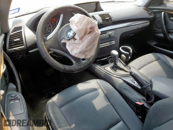 2009 BMW 1 Series 128i z VIN WBAUP73559VK76443, wystawiony jako Copart lot #58270455 z przebiegiem 151 731 mil mil oraz Szkoda całkowita • Salvage title. Historia ofert i sprzedaży dostępna na DreamBid. Obrazek 8.