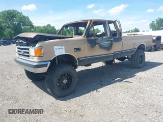 1989 Ford F-250 с VIN 1FTHX26M2KKA55271, выставлен на аукционе IAAI как лот 42348498 с пробегом Не указан миль и . История ставок и продаж доступна на DreamBid. Изображение 2.