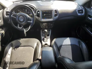 2018 Jeep Compass Latitude with VIN 3C4NJDBB8JT417492, listed as a Copart auction lot 50998975 with 141,975 mi miles and Salvage title. Bid and sale history available at DreamBid. Image 8.