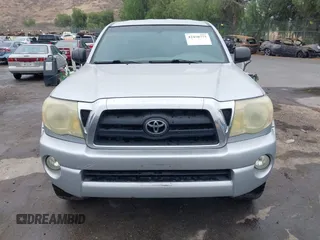 2006 Toyota Tacoma PreRunner z VIN 5TETU62N36Z153154, wystawiony jako IAAI lot #42450775 z przebiegiem 421 651 mil mil oraz . Historia ofert i sprzedaży dostępna na DreamBid. Obrazek 12.