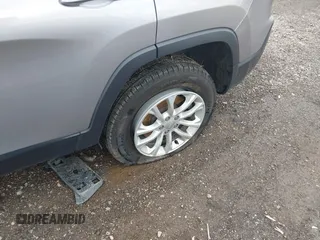2020 Jeep Cherokee Latitude с VIN 1C4PJMCB9LD546714, выставлен на аукционе IAAI как лот 42177612 с пробегом 56 759 миль миль и . История ставок и продаж доступна на DreamBid. Изображение 19.