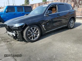 2024 BMW X5 xDrive50e with VIN 5UX43EU02R9S55904, listed as a Copart auction lot 83061374 with 0 mi miles and Salvage Title. Bid and sale history available at carsss.com. Image 1.