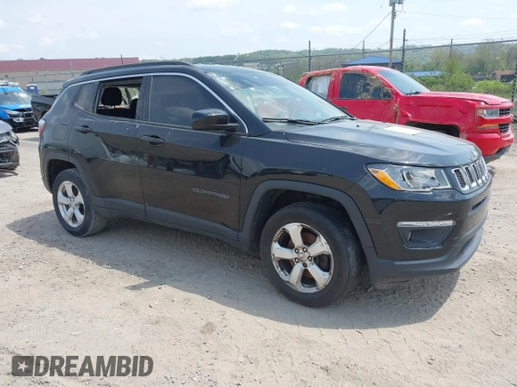 2018 Jeep Compass Latitude z VIN 3C4NJDBB3JT144056, wystawiony jako IAAI lot #42138173 z przebiegiem 45 985 mil mil oraz . Historia ofert i sprzedaży dostępna na DreamBid. Obrazek 1.