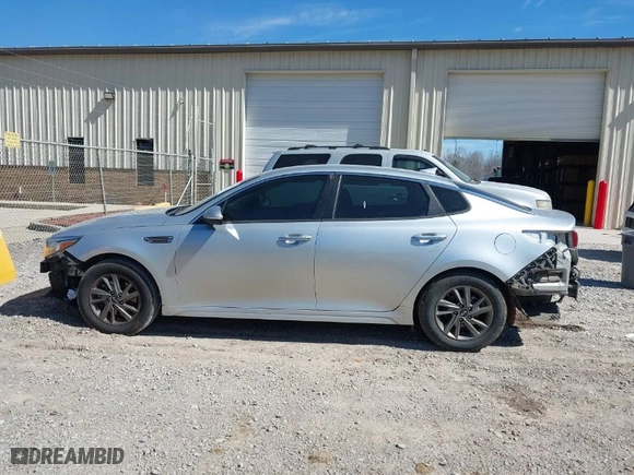 2020 Kia Optima LX with VIN 5XXGT4L34LG385861, listed as a IAAI auction lot 41661705 with 116,342 mi miles. Bid and sale history available at carsss.com. Image 15.