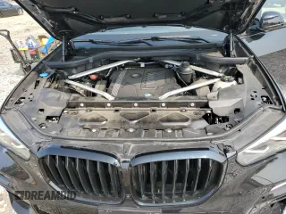 2021 BMW X5 xDrive40i with VIN 5UXCR6C07M9H68711, listed as a Copart auction lot 58984535 with 35,826 mi miles and Salvage title. Bid and sale history available at DreamBid. Image 12.