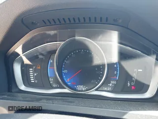 2015 Volvo V60 with VIN YV1902SP7F1221377, listed as a IAAI auction lot 42347523 with 156,787 mi miles and . Bid and sale history available at DreamBid. Image 7.