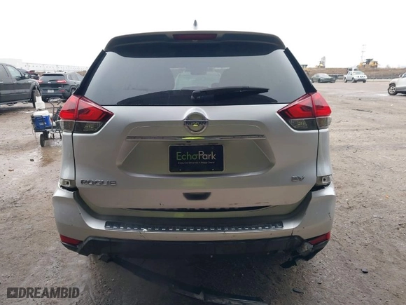 2018 Nissan Rogue S with VIN KNMAT2MTXJP553193, listed as a IAAI auction lot 41550021 with 136736 miles. Bid and sale history available at carsss.com. Image 16.