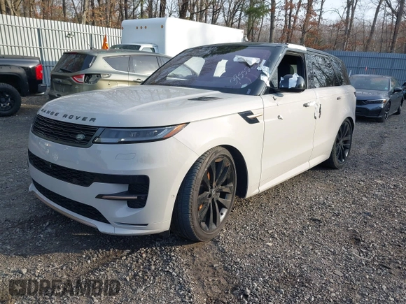 2023 Land Rover Range Rover Sport SE Dynamic with VIN SAL1L9FU4PA140673, listed as a IAAI auction lot 39552637 with 12,557 mi miles. Bid and sale history available at carsss.com. Image 17.