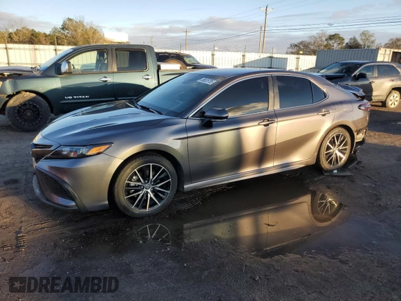 2024 Toyota Camry SE with VIN 4T1G11AK3RU904928, listed as a Copart auction lot 88525785 with 43,244 mi miles and Salvage Title. Bid and sale history available at carsss.com. Image 1.