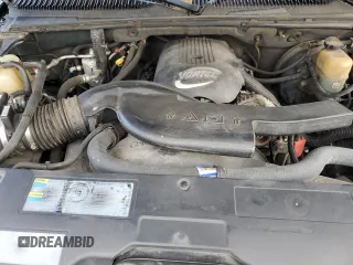 2002 Chevrolet Suburban Z71 with VIN 3GNFK16ZX2G298434, listed as a Copart auction lot 43641805 with 0 mi miles and Salvage Title. Bid and sale history available at carsss.com. Image 13.