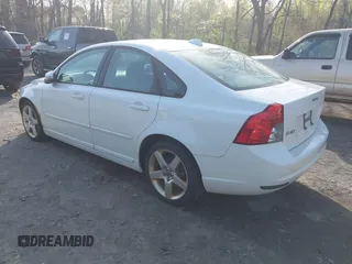 2008 Volvo S40 2.4L with VIN YV1MS390582402574, listed as a IAAI auction lot 42149535 with 298,103 mi miles. Bid and sale history available at carsss.com. Image 3.