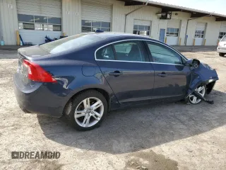 2015 Volvo S60 T5 Drive-E Premier z VIN YV140MFK7F2355529, wystawiony jako Copart lot #48684345 z przebiegiem 159 545 mil mil oraz Szkoda całkowita • Salvage title. Historia ofert i sprzedaży dostępna na DreamBid. Obrazek 3.