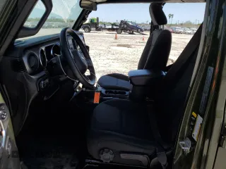 2021 Jeep Gladiator Willys with VIN 1C6HJTAG7ML582820, listed as a Copart auction lot 52418205 with 33,524 mi miles and Salvage Title. Bid and sale history available at carsss.com. Image 7.