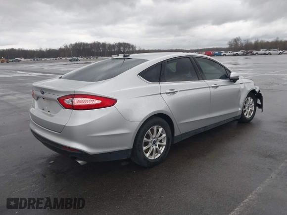 2016 Ford Fusion S with VIN 3FA6P0G72GR133285, listed as a IAAI auction lot 41951386 with 189,001 mi miles. Bid and sale history available at carsss.com. Image 4.