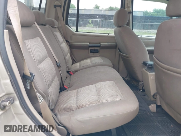 2004 Ford Explorer Sport Trac XLS z VIN 1FMZU67K04UA43558, wystawiony jako IAAI lot #42124644 z przebiegiem 270 550 mil mil oraz . Historia ofert i sprzedaży dostępna na DreamBid. Obrazek 8.