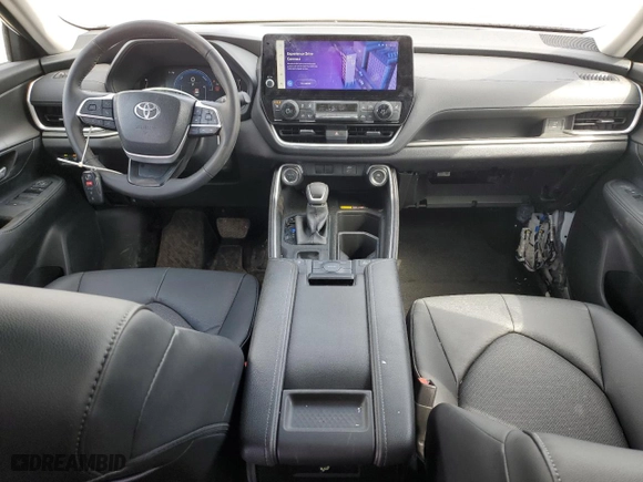 2024 Toyota Grand Highlander Hybrid XLE with VIN 5TDACAB50RS029602, listed as a Copart auction lot 50195175 with 2,034 mi miles and Clean Title. Bid and sale history available at carsss.com. Image 8.