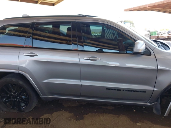 2019 Jeep Grand Cherokee Upland with VIN 1C4RJFAG9KC565951, listed as a IAAI auction lot 42009440 with 93,833 mi miles. Bid and sale history available at carsss.com. Image 13.
