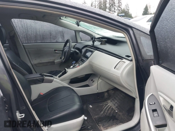 2014 Toyota Prius Four with VIN JTDKN3DUXE0382540, listed as a IAAI auction lot 41922162 with 209,037 mi miles. Bid and sale history available at carsss.com. Image 5.