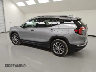 2024 GMC Terrain SLT z VIN 3GKALPEGXRL266785, wystawiony jako Copart lot #46712415 z przebiegiem 19 915 mil mil oraz Czysty tytuł • Clean title. Historia ofert i sprzedaży dostępna na DreamBid. Obrazek 2.