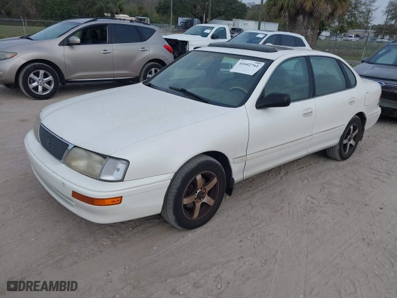 1997 Toyota Avalon XL with VIN 4T1BF12B1VU144017, listed as a IAAI auction lot 41602761 with 163,955 mi miles. Bid and sale history available at carsss.com. Image 2.