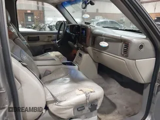 2001 GMC Yukon XL SLE with VIN 1GKFK16T11J220078, listed as a IAAI auction lot 41814254 with 221,210 mi miles. Bid and sale history available at carsss.com. Image 5.