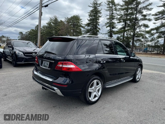 2014 Mercedes-Benz M 550 with VIN 4JGDA7DB5EA423124, listed as a Copart auction lot 53713385 with 215,650 mi miles and Clean Title. Bid and sale history available at carsss.com. Image 3.