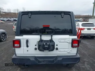 2018 Jeep Wrangler Unlimited Sport S z VIN 1C4HJXDG1JW274726, wystawiony jako IAAI lot #41890392 z przebiegiem 16 315 mil mil oraz . Historia ofert i sprzedaży dostępna na DreamBid. Obrazek 16.