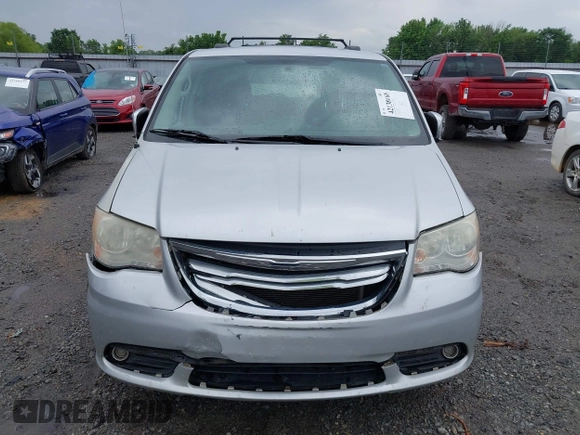 2011 Chrysler Town & Country Touring L z VIN 2A4RR8DG6BR758334, wystawiony jako IAAI lot #42138668 z przebiegiem 182 164 mil mil oraz . Historia ofert i sprzedaży dostępna na DreamBid. Obrazek 6.